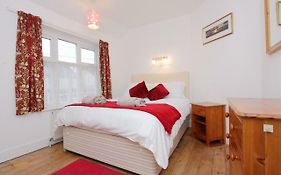 Large Cosy House Ideal For Corporate Lets